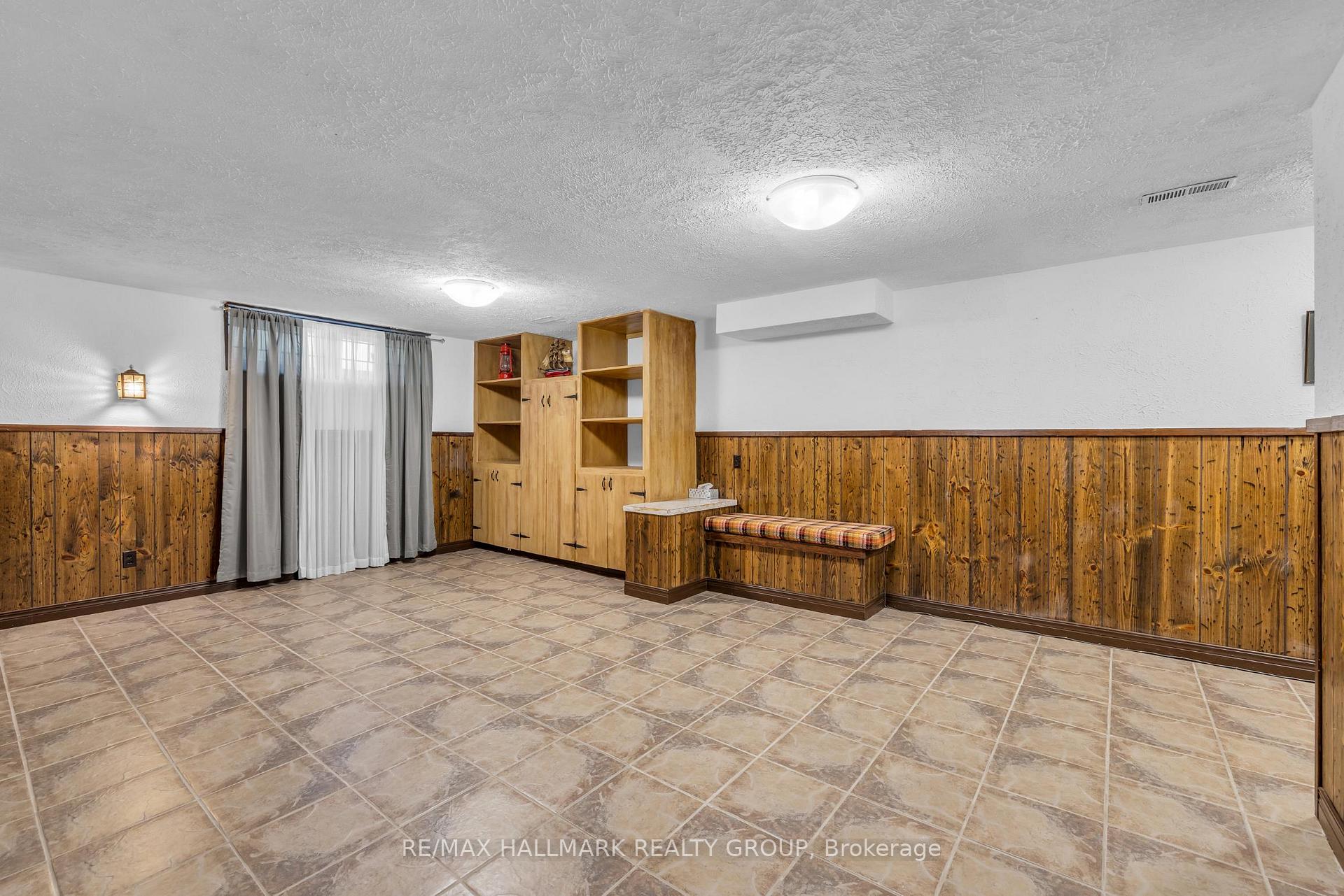 Photo 28 of 50 Horner Drive, Ottawa, Lakeview Park — HOMEH