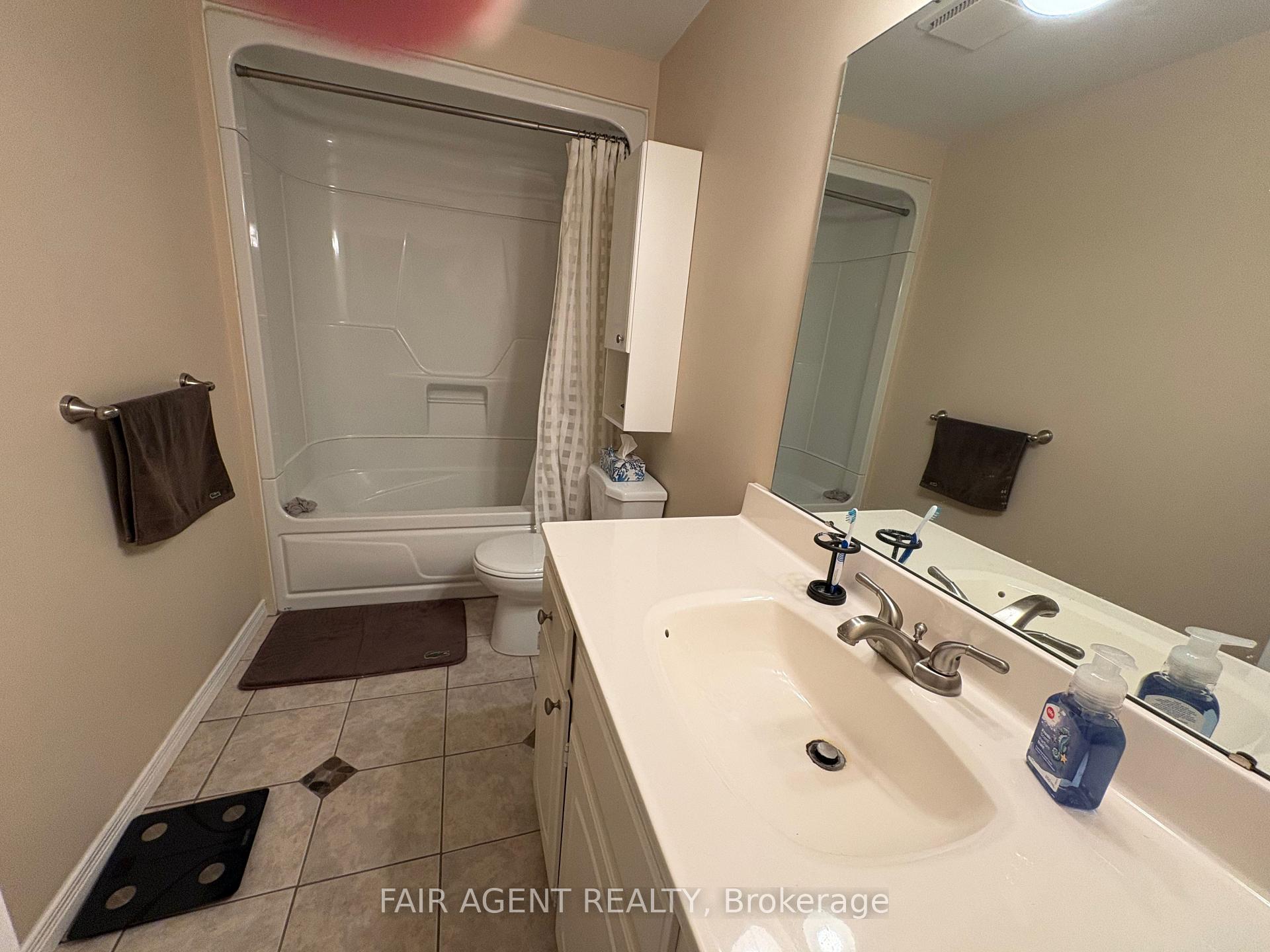 Photo 10 of 2-3050 Meadowbrook Lane, Windsor — HOMEH