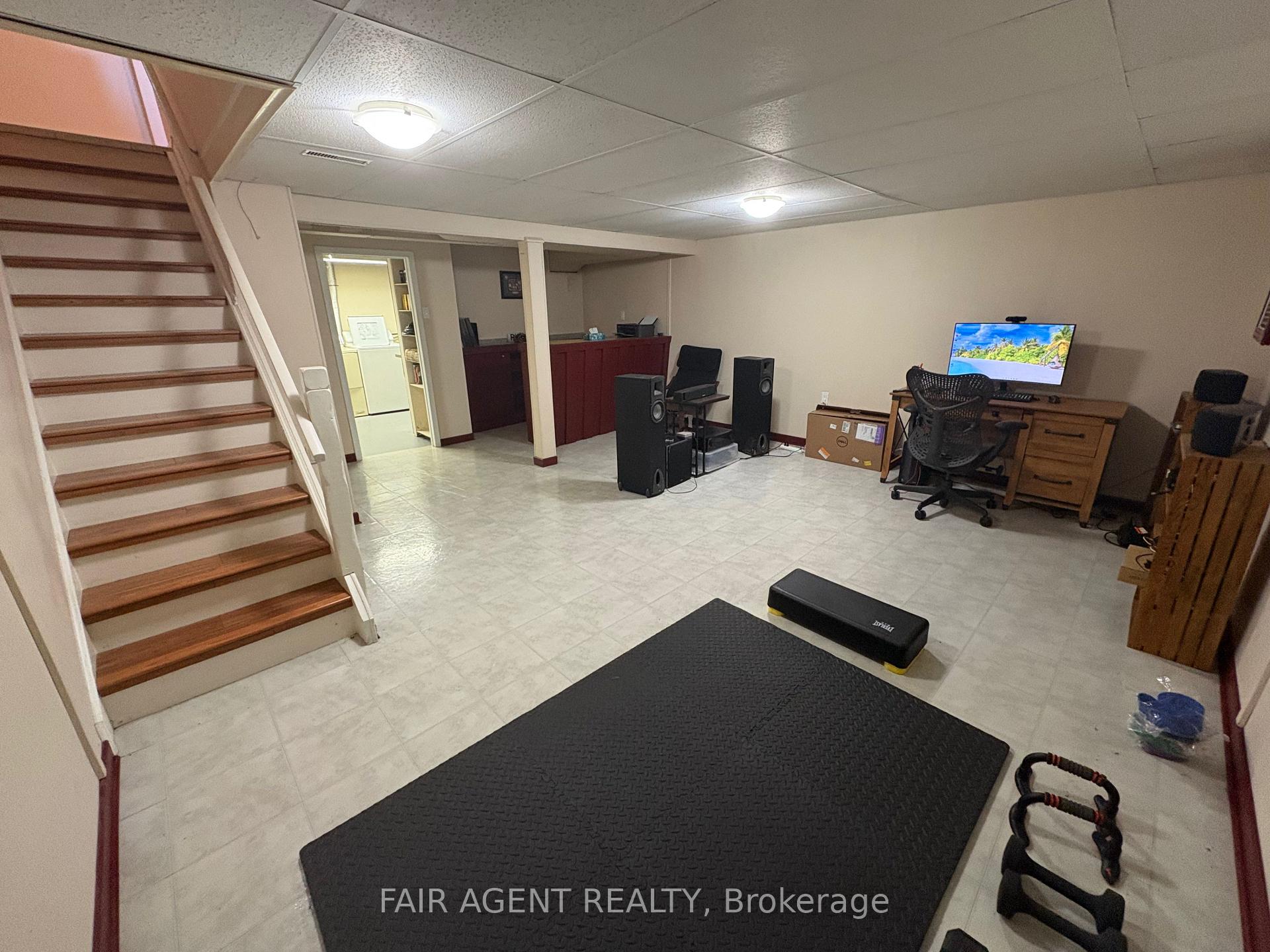 Photo 15 of 2-3050 Meadowbrook Lane, Windsor — HOMEH