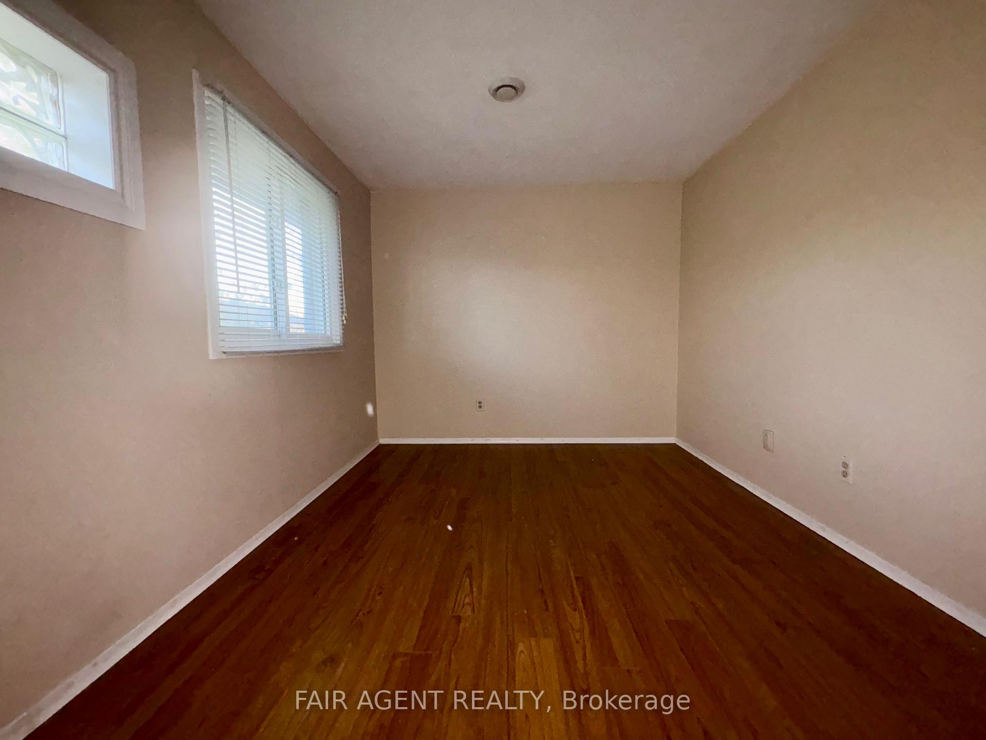 Photo 16 of 2-3050 Meadowbrook Lane, Windsor — HOMEH