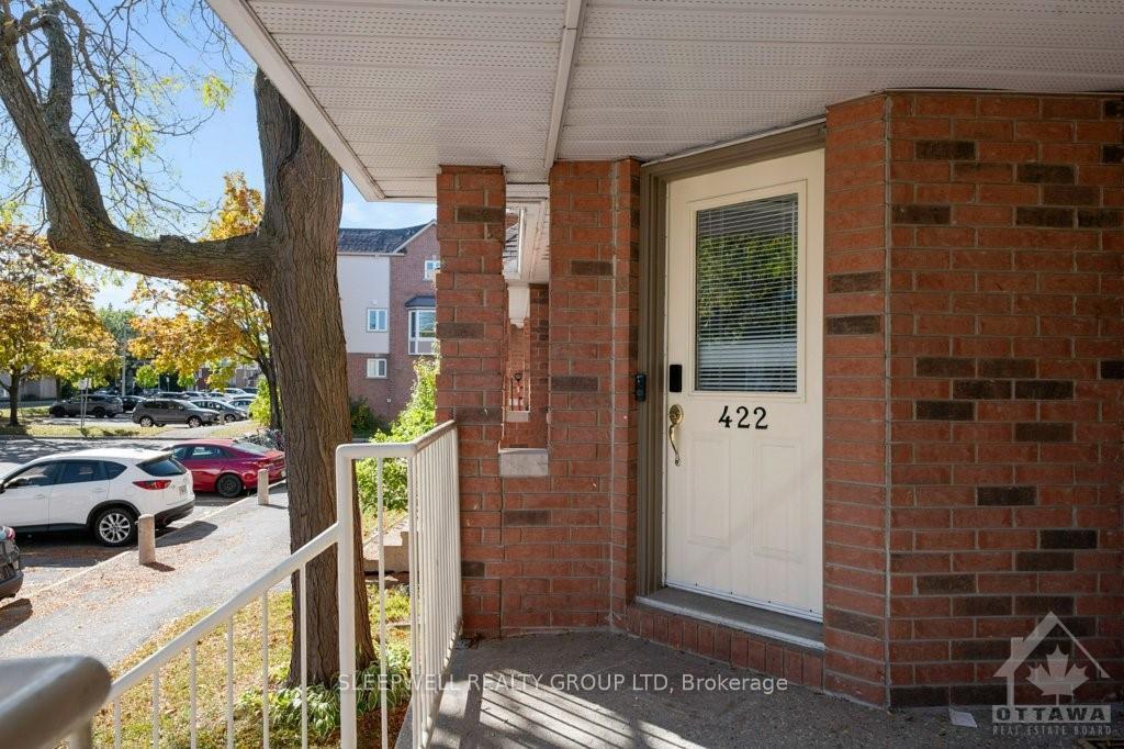 Photo 2 of 422 Briston, Ottawa, Hunt Club Park — HOMEH