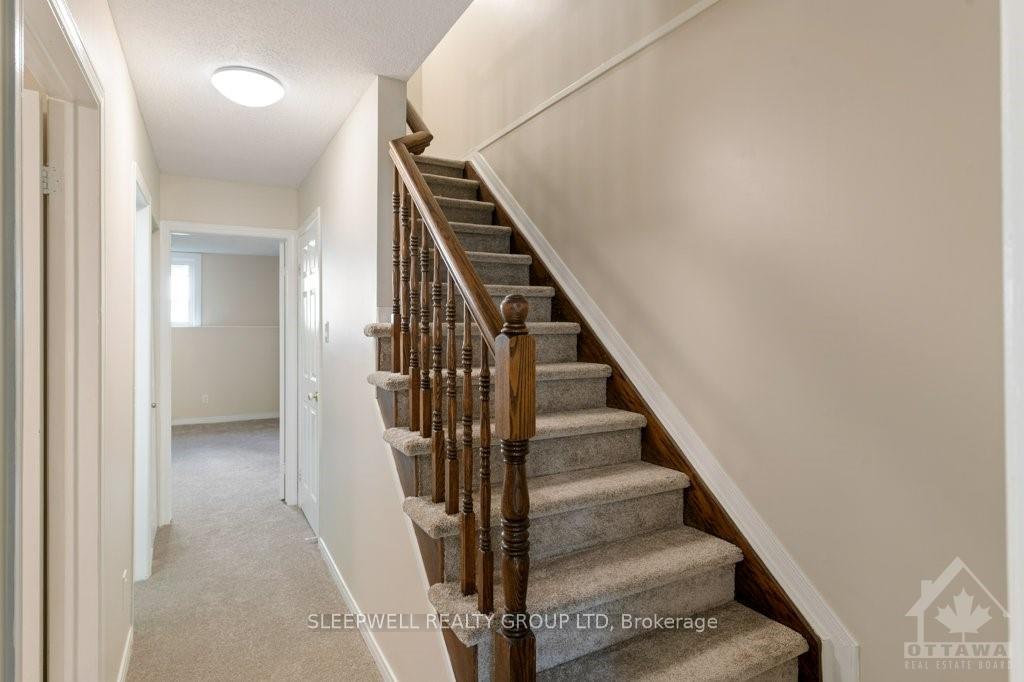 Photo 11 of 422 Briston, Ottawa, Hunt Club Park — HOMEH