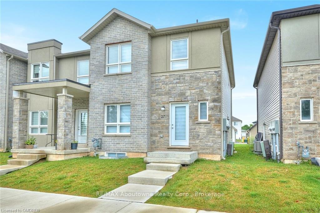 Front of Unit 13, 19 Perenack Avenue