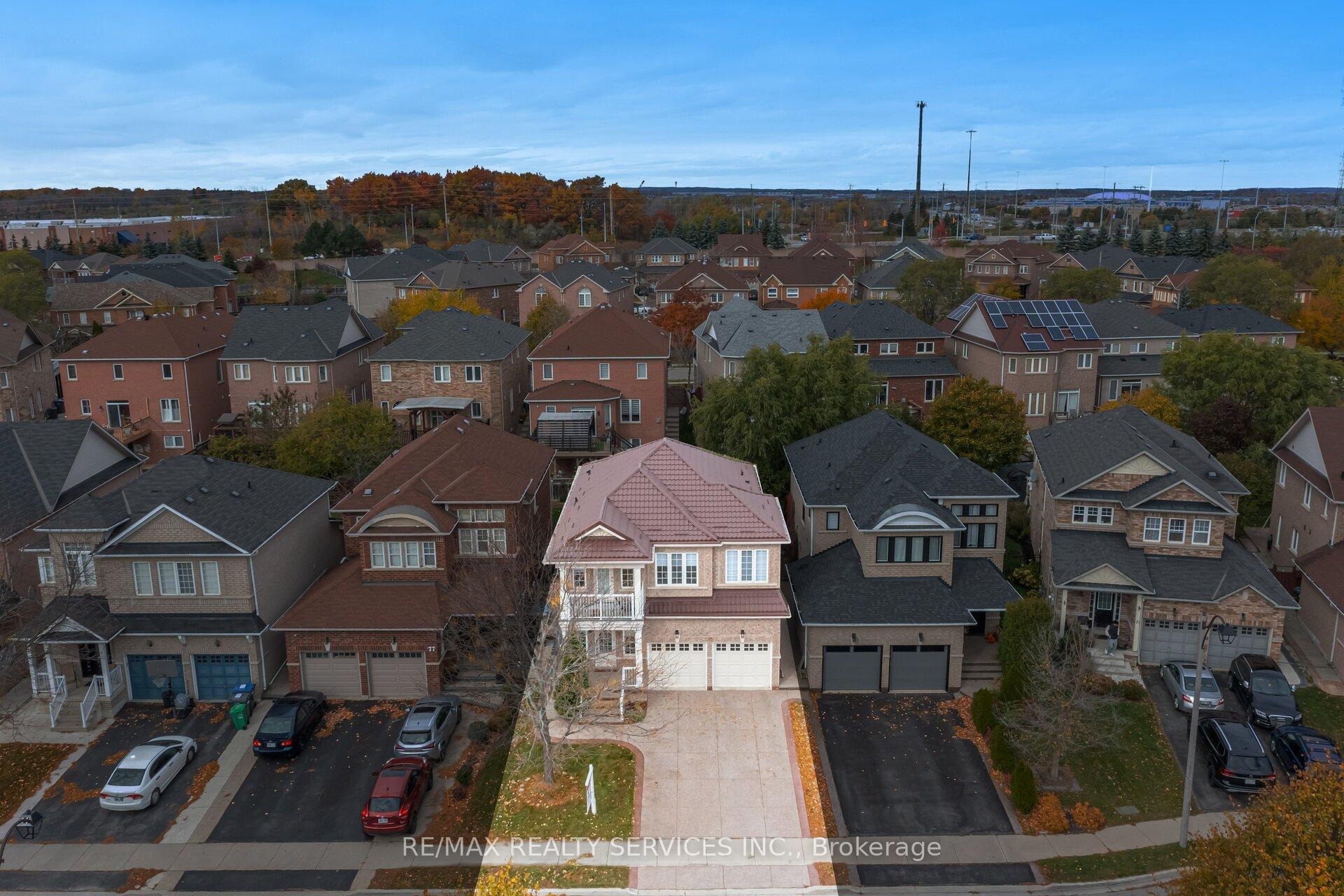 Photo 10 of 75 Harbourtown Crescent, Brampton, Madoc — HOMEH