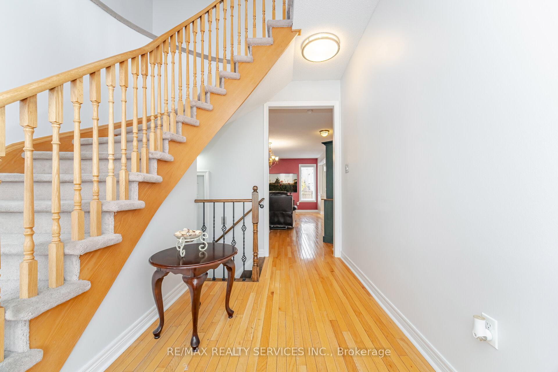 Photo 9 of 75 Harbourtown Crescent, Brampton, Madoc — HOMEH