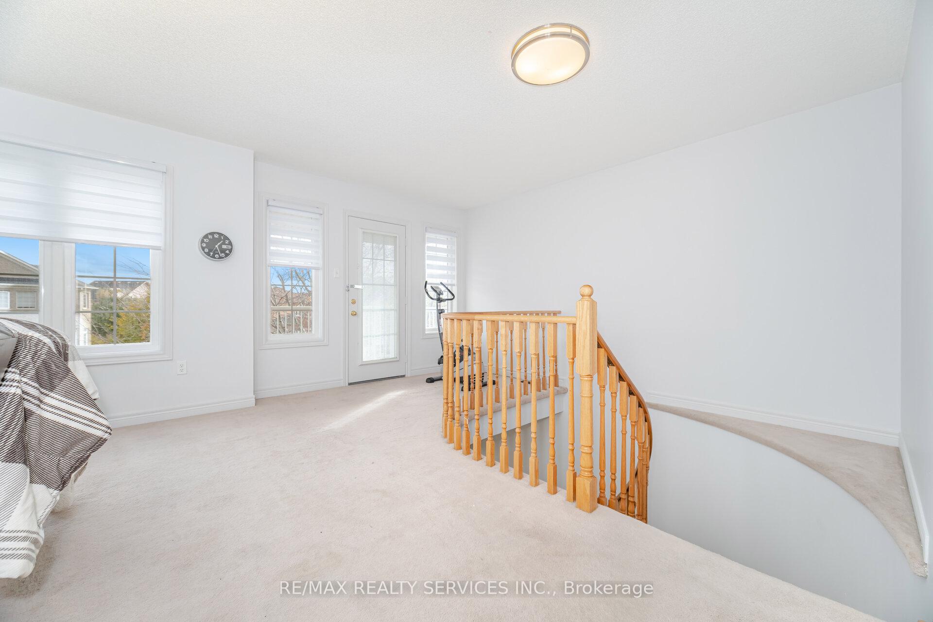 Photo 26 of 75 Harbourtown Crescent, Brampton, Madoc — HOMEH