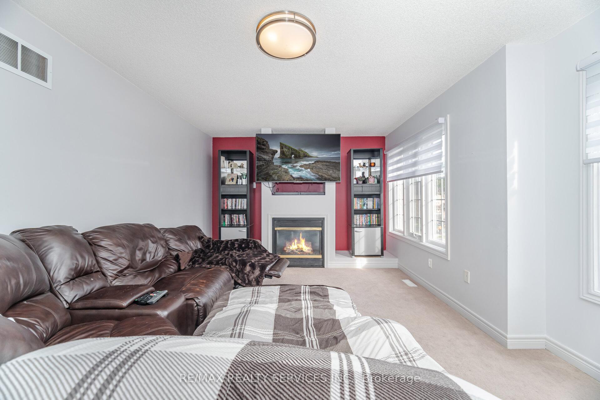 Photo 21 of 75 Harbourtown Crescent, Brampton, Madoc — HOMEH