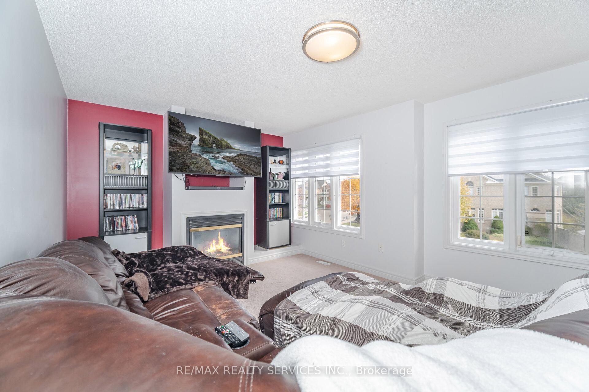 Photo 22 of 75 Harbourtown Crescent, Brampton, Madoc — HOMEH