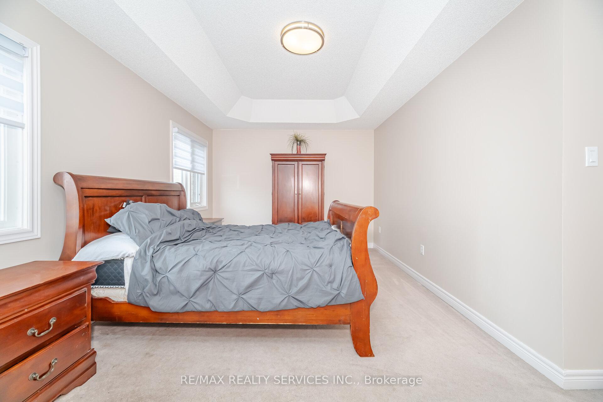 Photo 25 of 75 Harbourtown Crescent, Brampton, Madoc — HOMEH