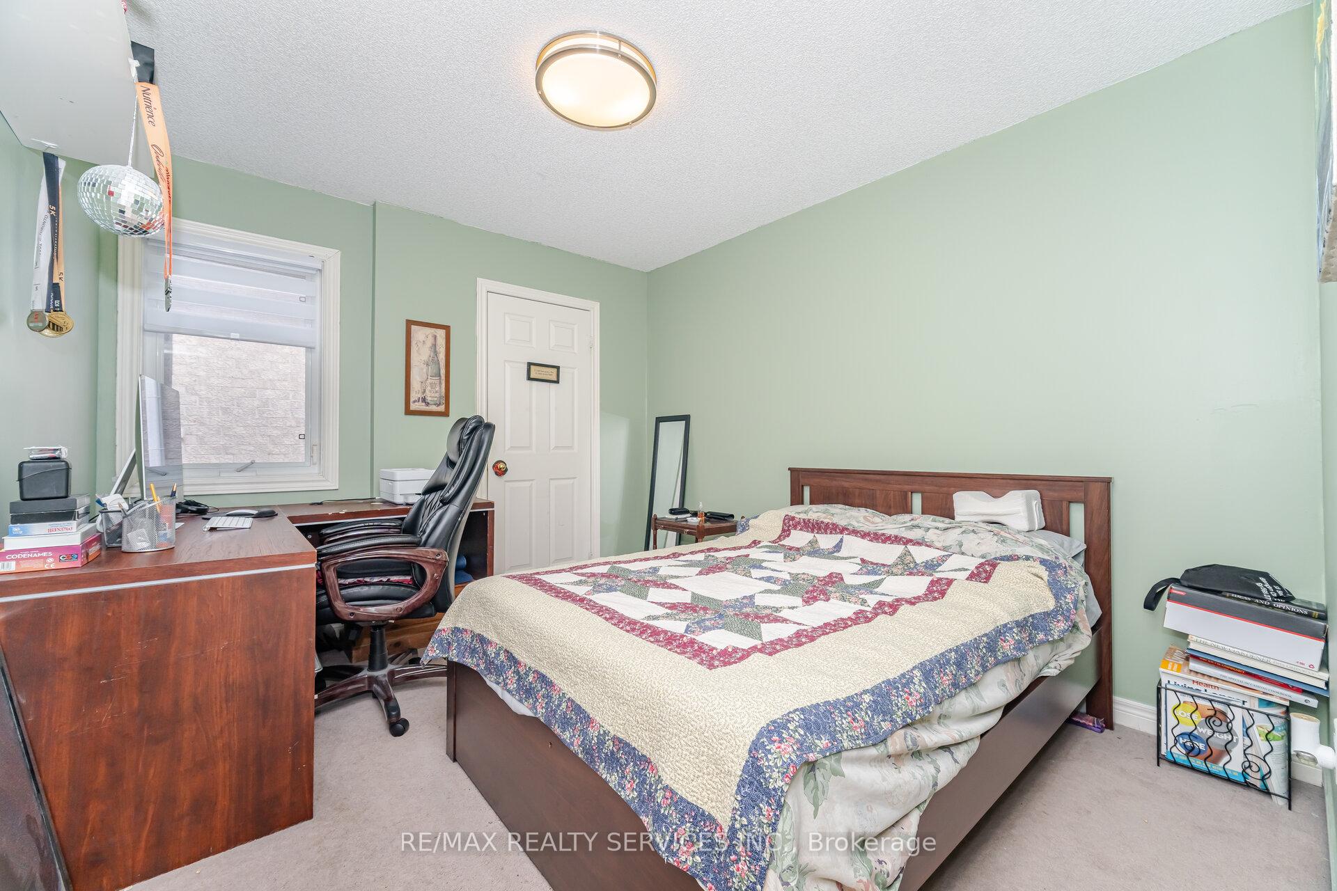 Photo 31 of 75 Harbourtown Crescent, Brampton, Madoc — HOMEH