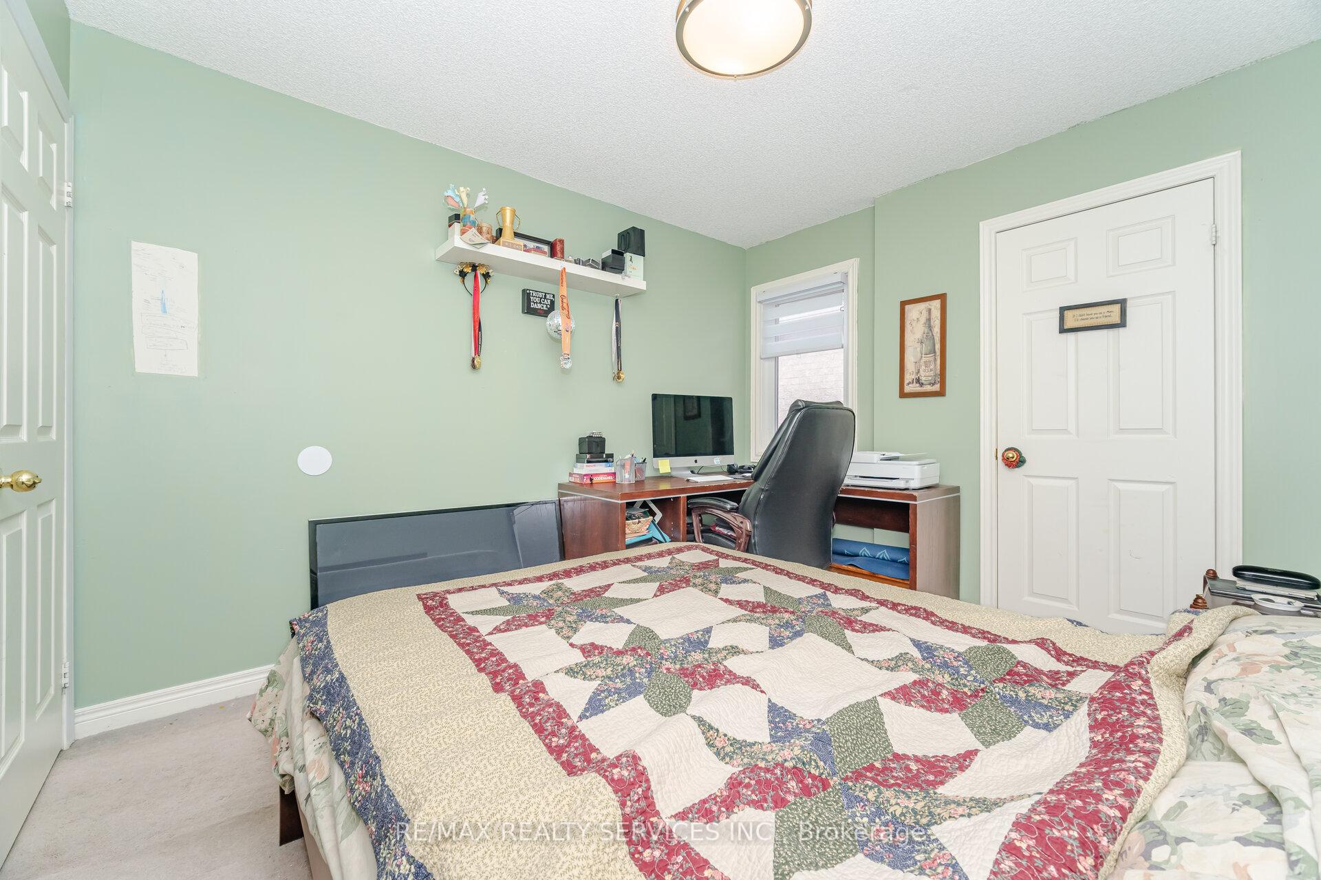 Photo 30 of 75 Harbourtown Crescent, Brampton, Madoc — HOMEH