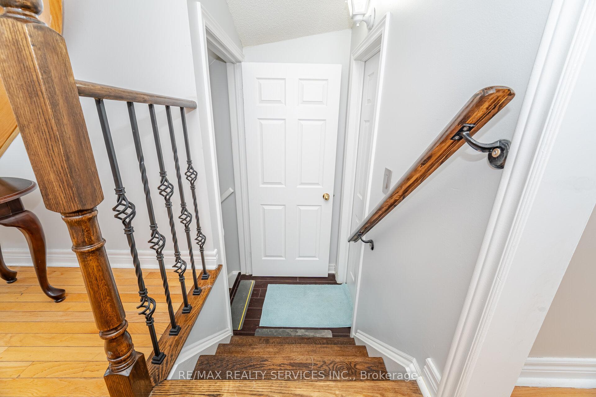 Photo 33 of 75 Harbourtown Crescent, Brampton, Madoc — HOMEH