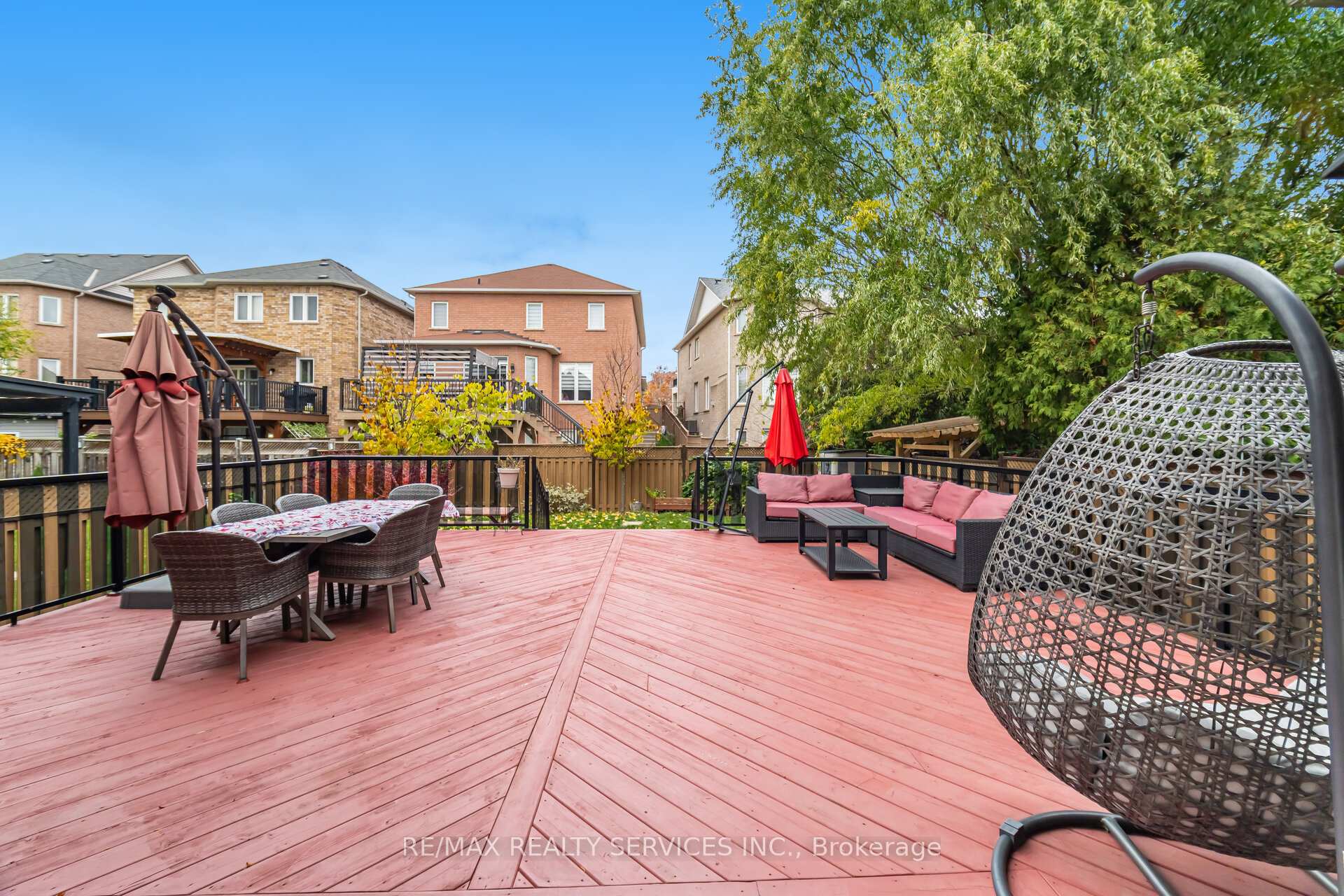 Photo 37 of 75 Harbourtown Crescent, Brampton, Madoc — HOMEH