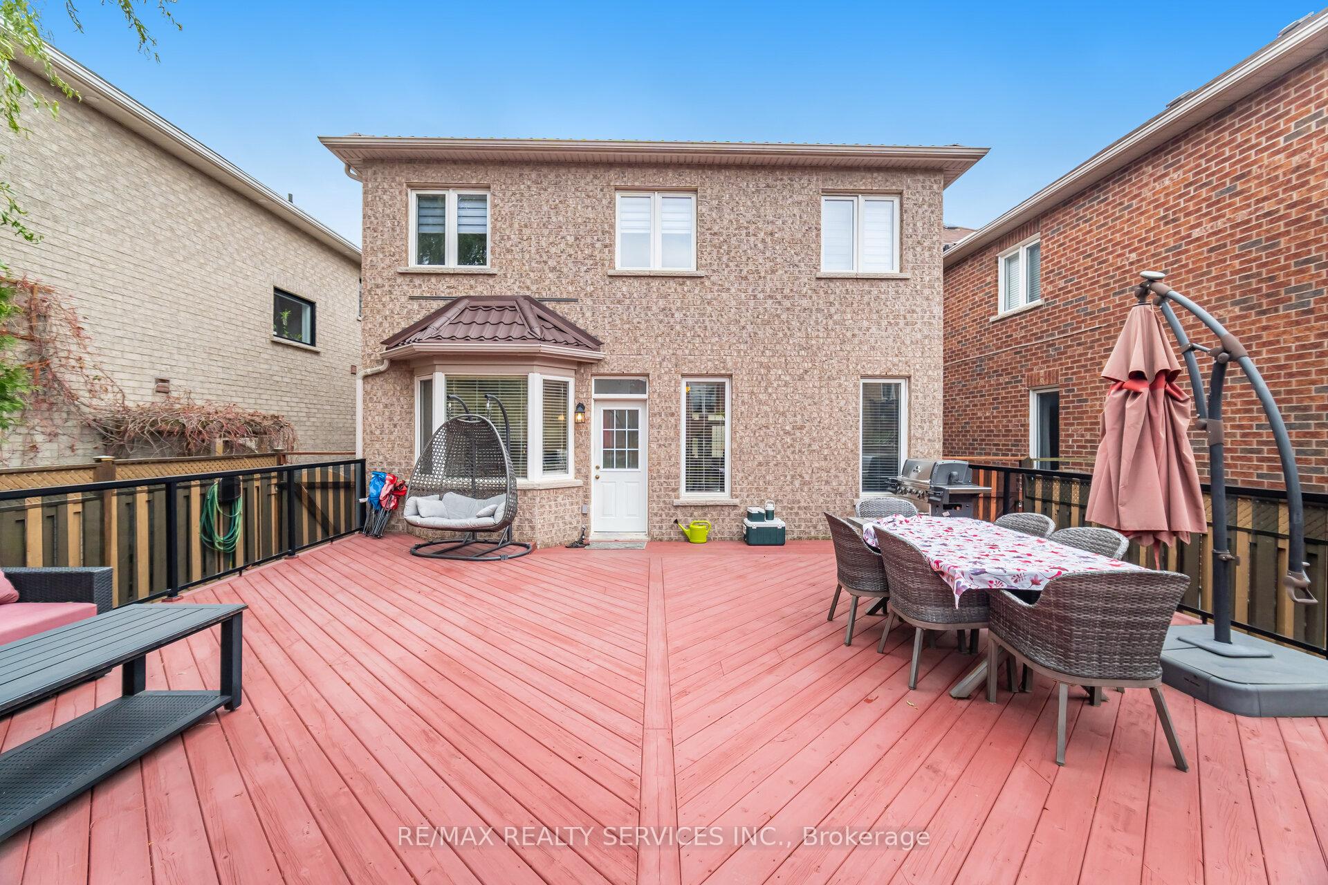 Photo 39 of 75 Harbourtown Crescent, Brampton, Madoc — HOMEH