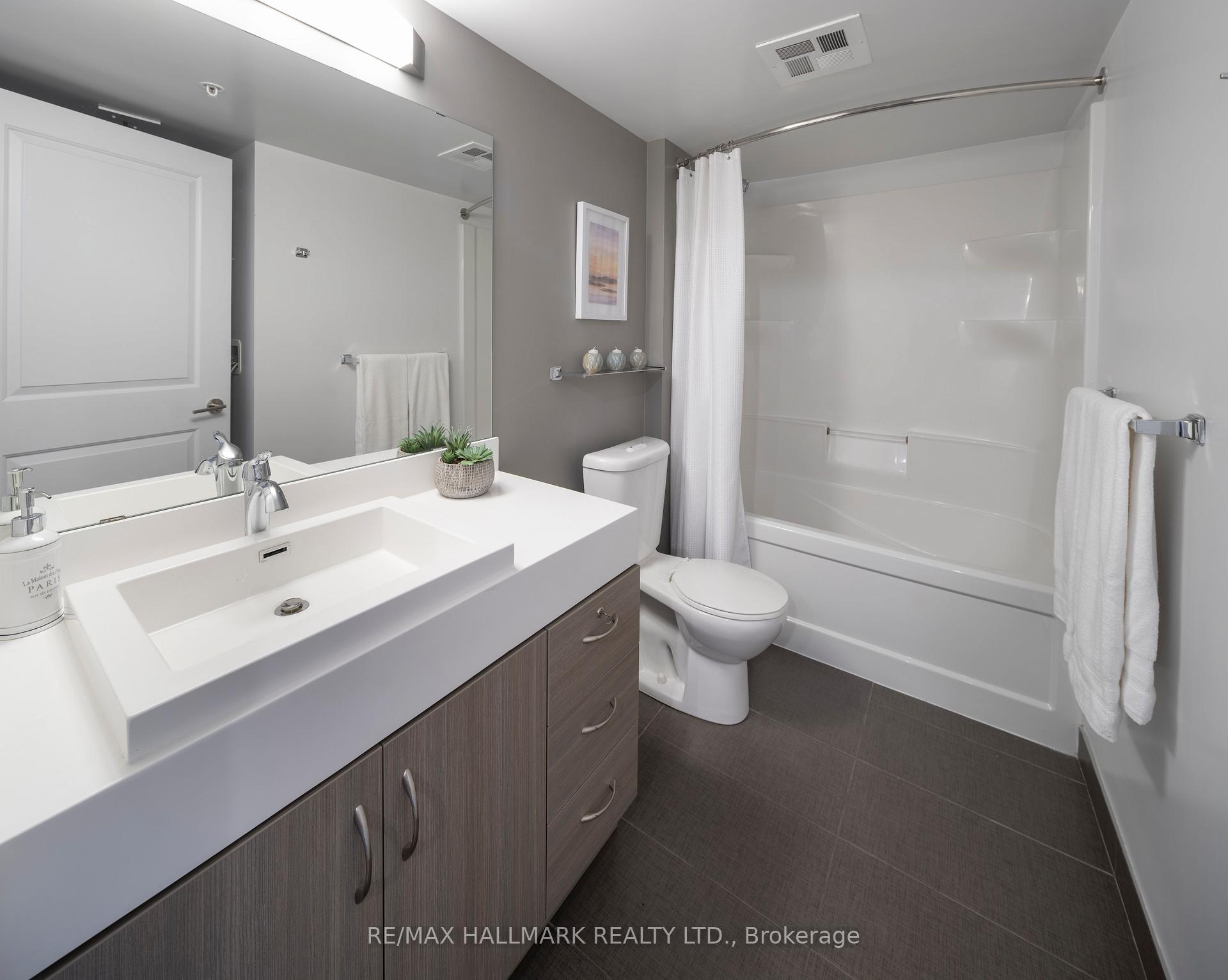 Photo 11 of Unit 904, 132 Berkeley Street, Toronto, Moss Park — HOMEH