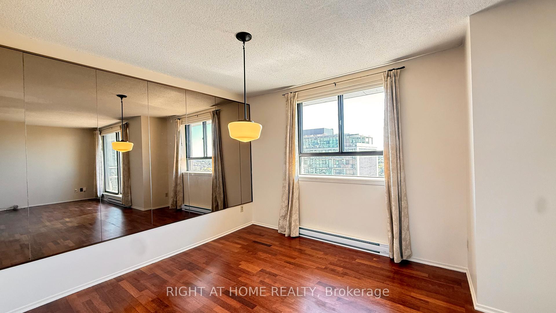 Photo 7 of Unit 2005, 470 Laurier Avenue W, Ottawa, Ottawa Centre — HOMEH