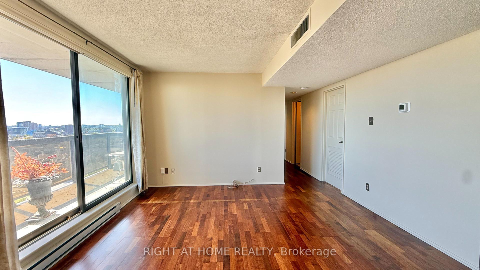 Photo 13 of Unit 2005, 470 Laurier Avenue W, Ottawa, Ottawa Centre — HOMEH