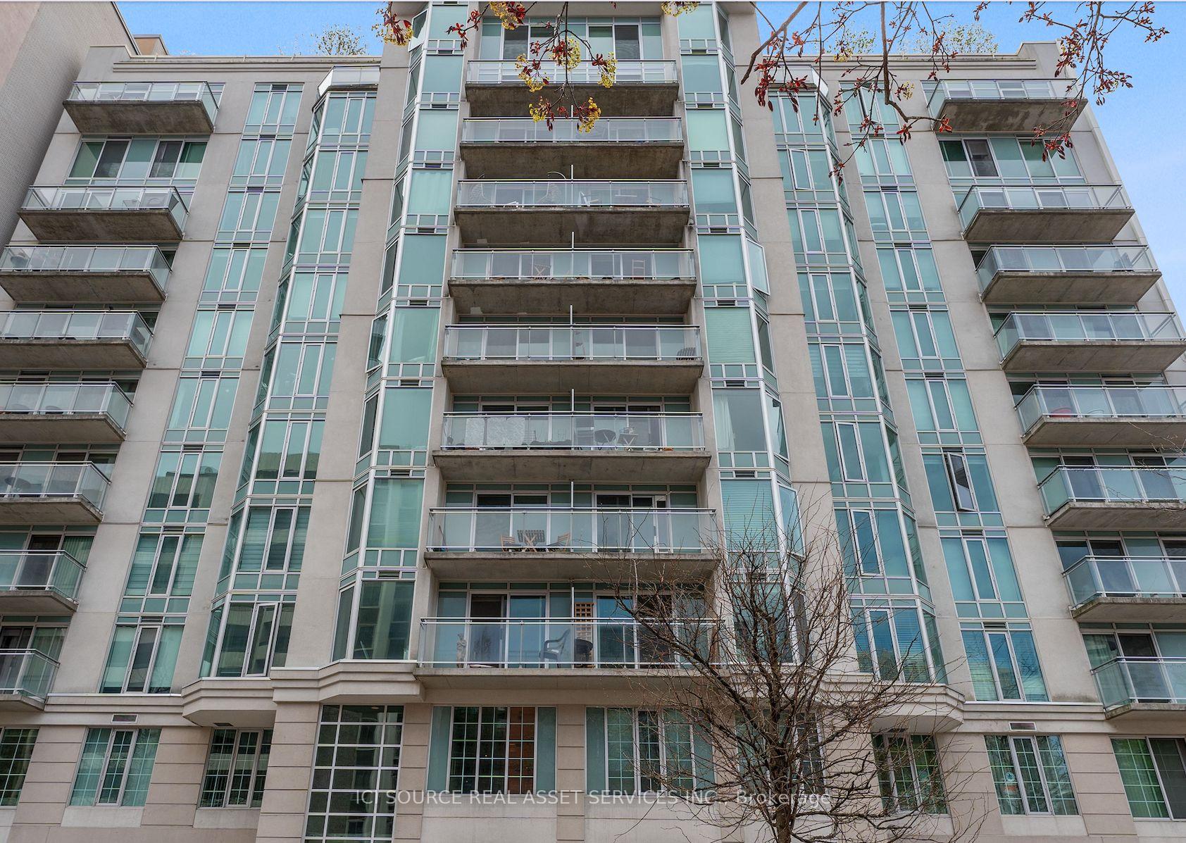 Front of Unit 812, 138 Somerset Street W