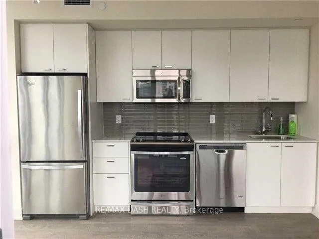Photo 1 of Unit 902, 30 Roehampton Avenue, Toronto, Mount Pleasant East — HOMEH