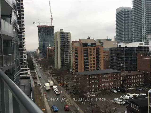Photo 6 of Unit 902, 30 Roehampton Avenue, Toronto, Mount Pleasant East — HOMEH