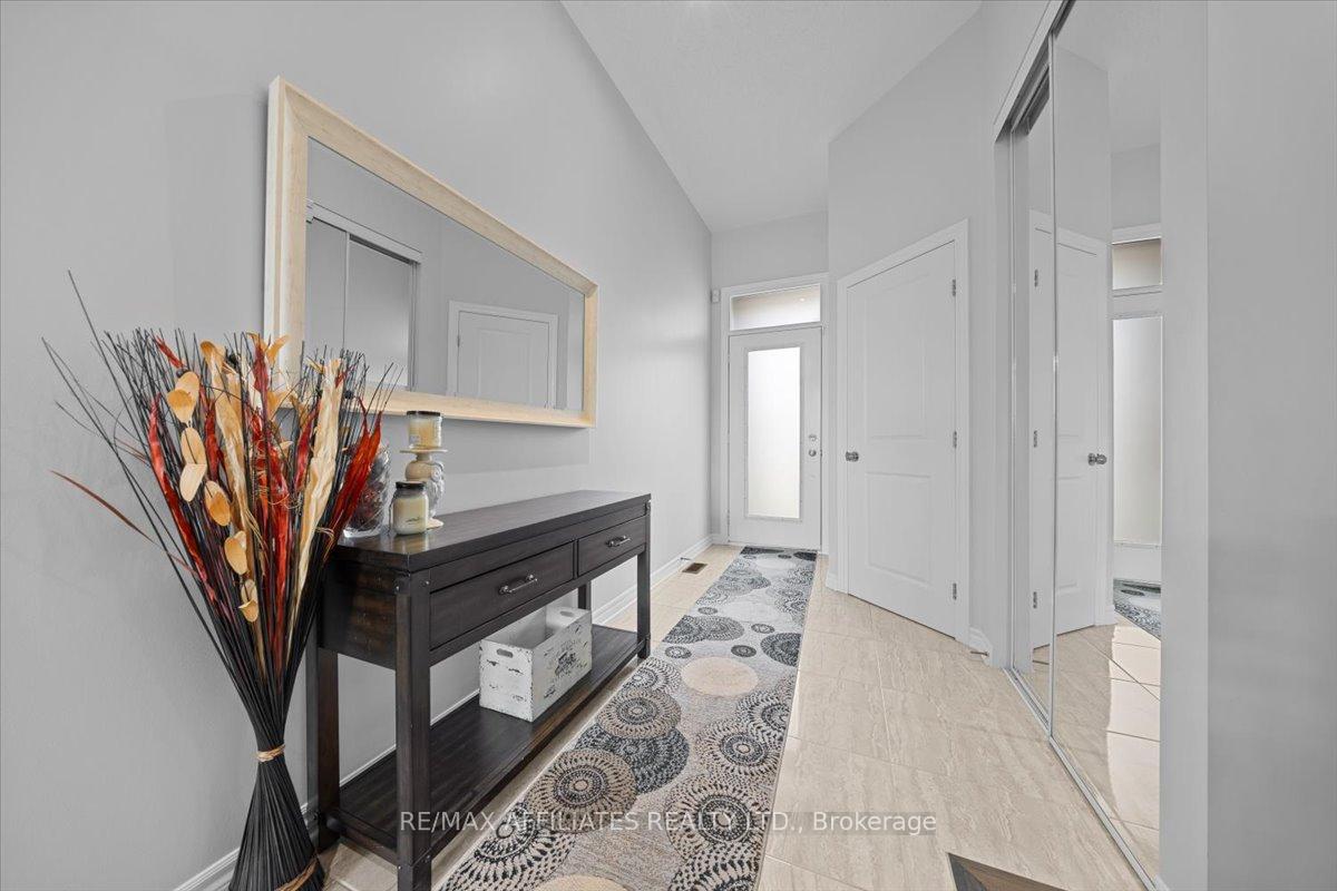 Photo 2 of 511 Earnscliffe Grove, Ottawa, Riverside South/Gloucester Glen — HOMEH
