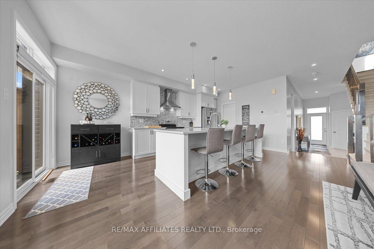 Photo 9 of 511 Earnscliffe Grove, Ottawa, Riverside South/Gloucester Glen — HOMEH