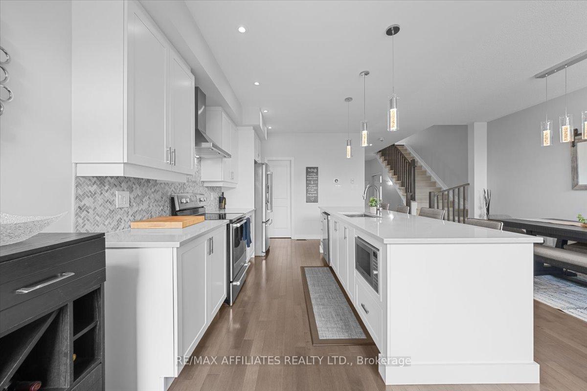 Photo 12 of 511 Earnscliffe Grove, Ottawa, Riverside South/Gloucester Glen — HOMEH