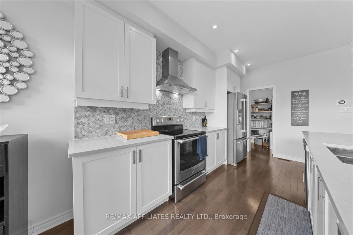 Photo 11 of 511 Earnscliffe Grove, Ottawa, Riverside South/Gloucester Glen — HOMEH
