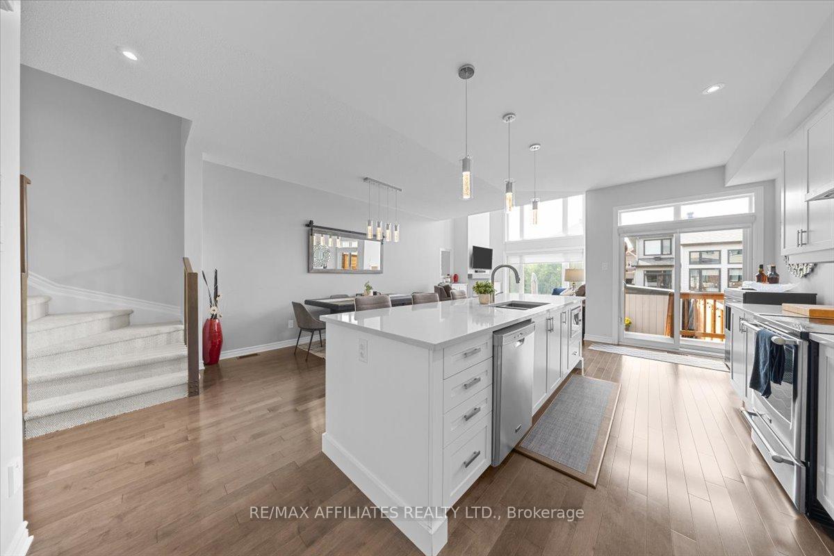 Photo 13 of 511 Earnscliffe Grove, Ottawa, Riverside South/Gloucester Glen — HOMEH