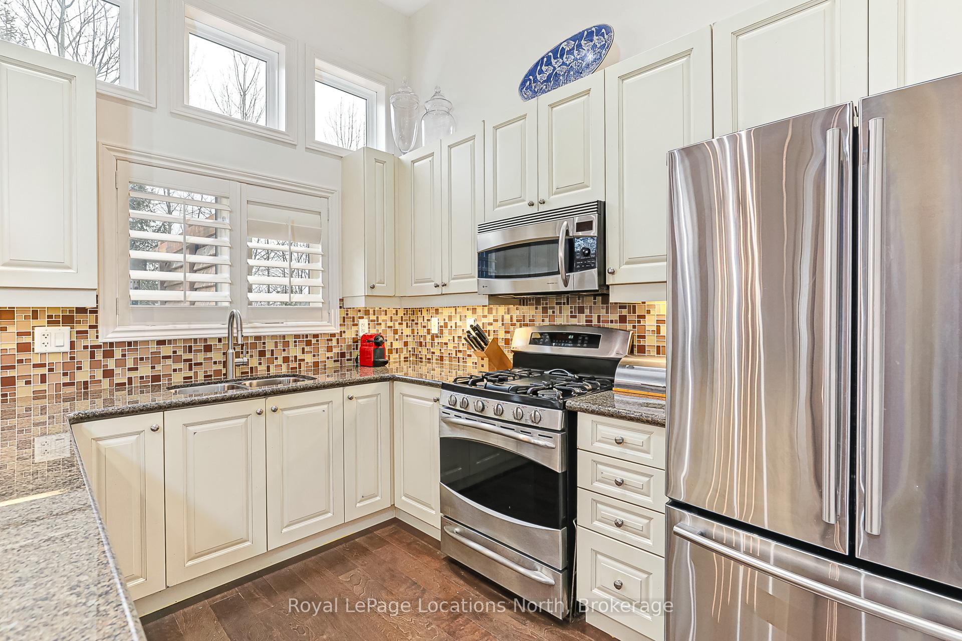 Photo 10 of Unit 106, 9 Sierra Trail, Collingwood — HOMEH