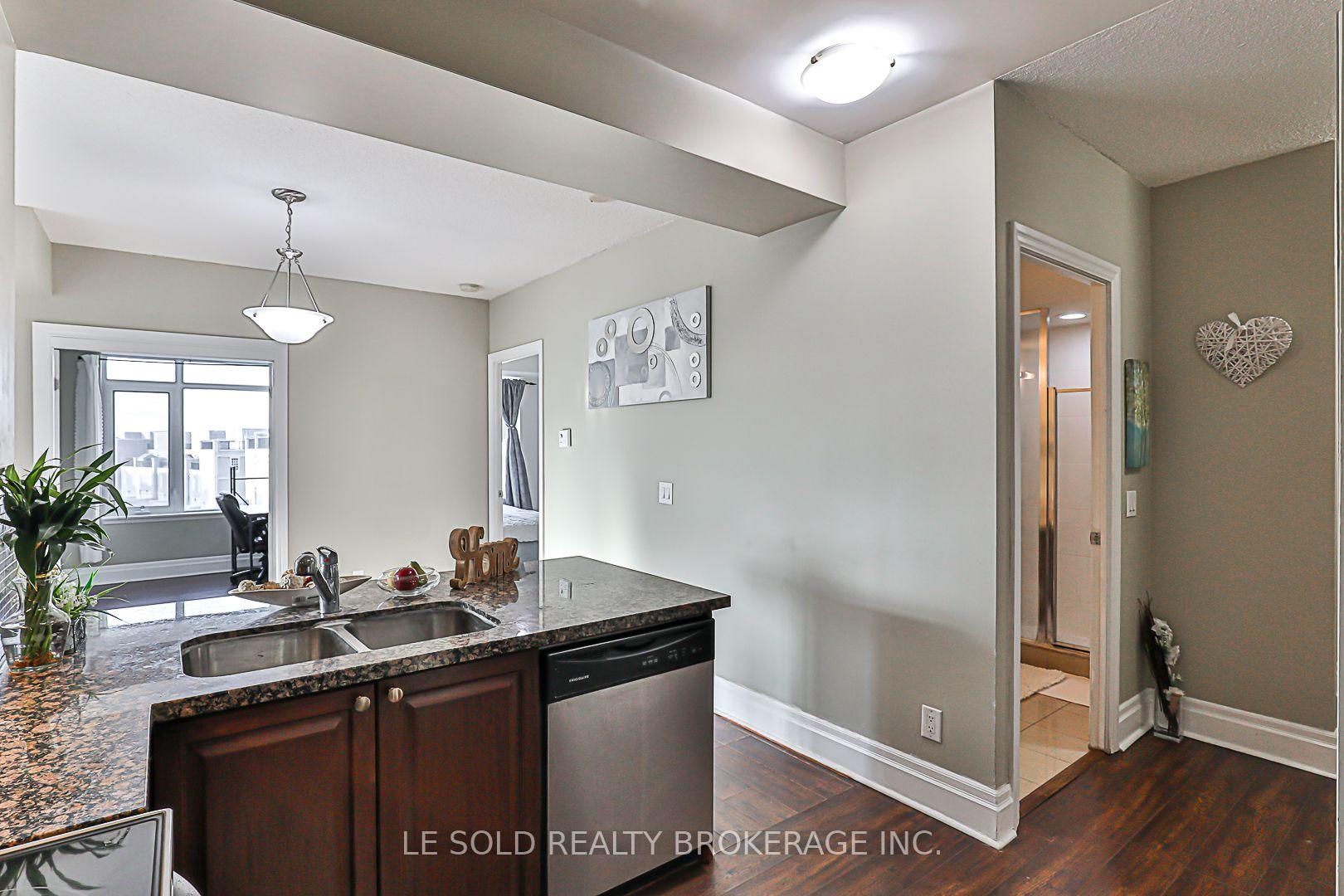 Photo 11 of Unit 402, 151 Upper Duke Crescent, Markham, Unionville — HOMEH