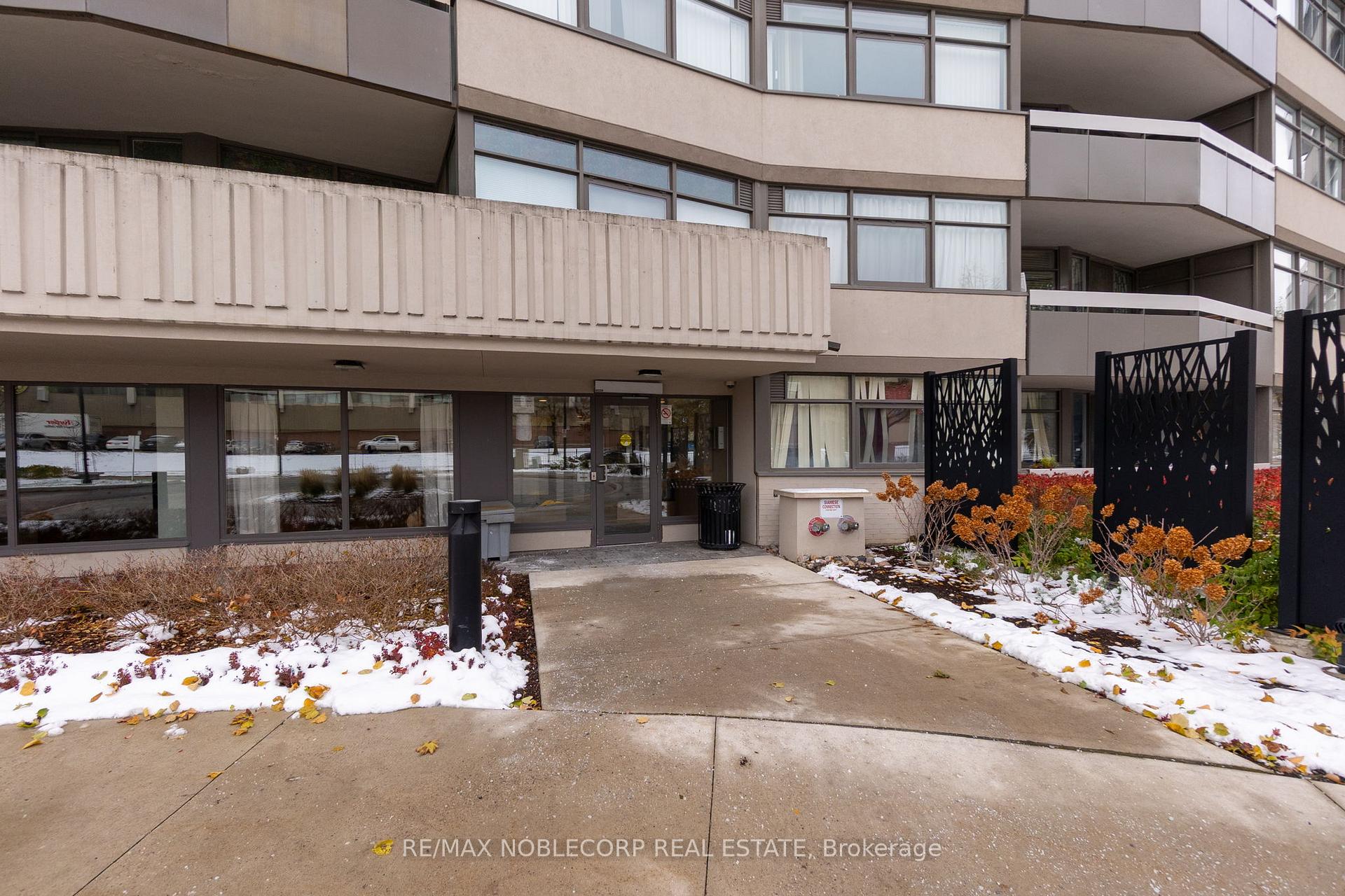 Photo 3 of Unit 901, 3131 Bridletowne Circle, Scarborough, L'Amoreaux — HOMEH