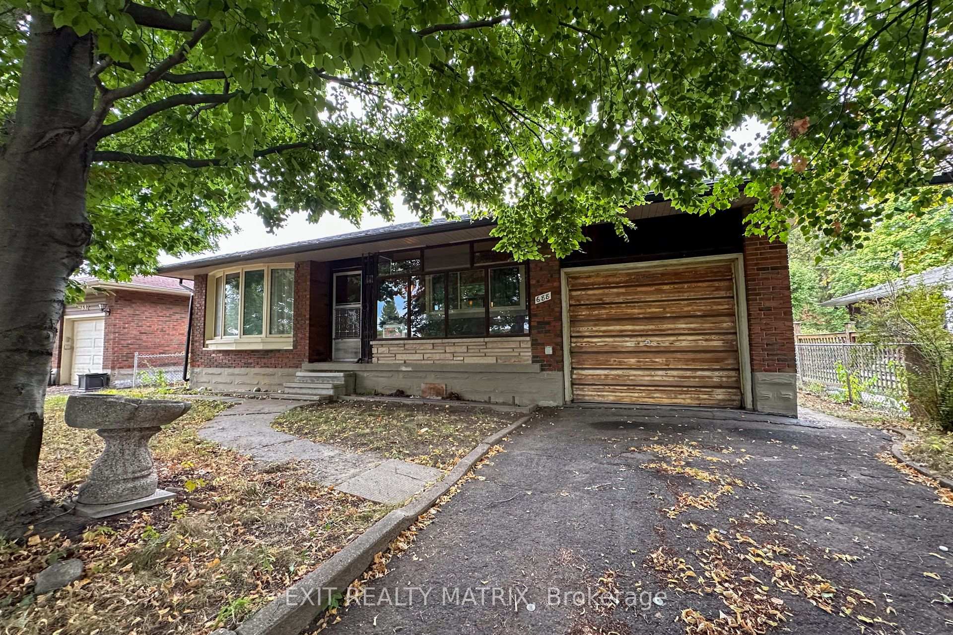 Photo 1 of 688 Ellen Avenue, Ottawa, Elmvale Acres — HOMEH