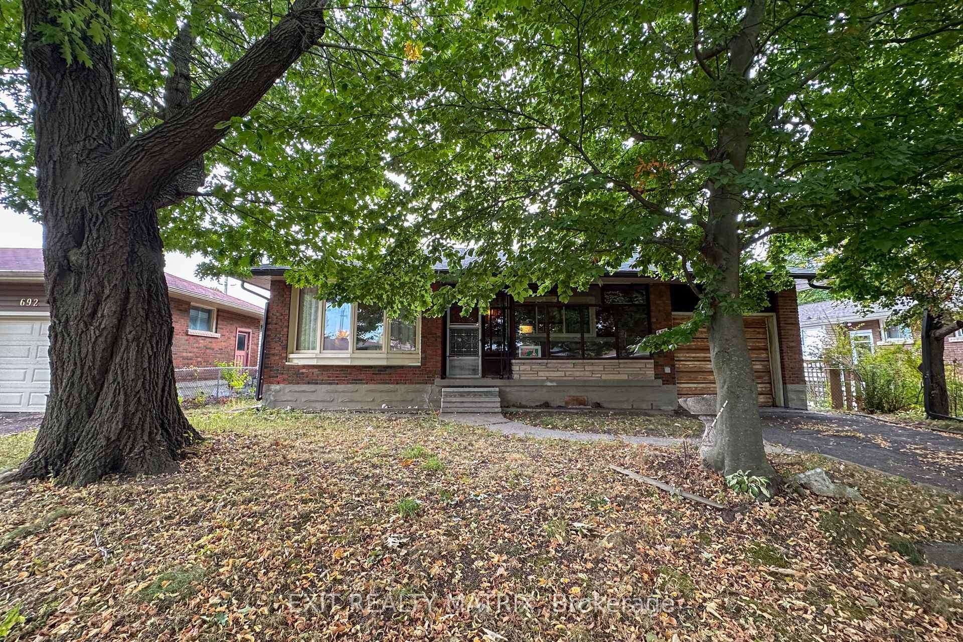 Photo 3 of 688 Ellen Avenue, Ottawa, Elmvale Acres — HOMEH