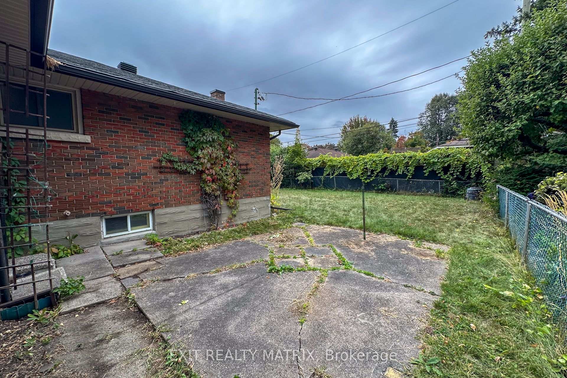 Photo 5 of 688 Ellen Avenue, Ottawa, Elmvale Acres — HOMEH