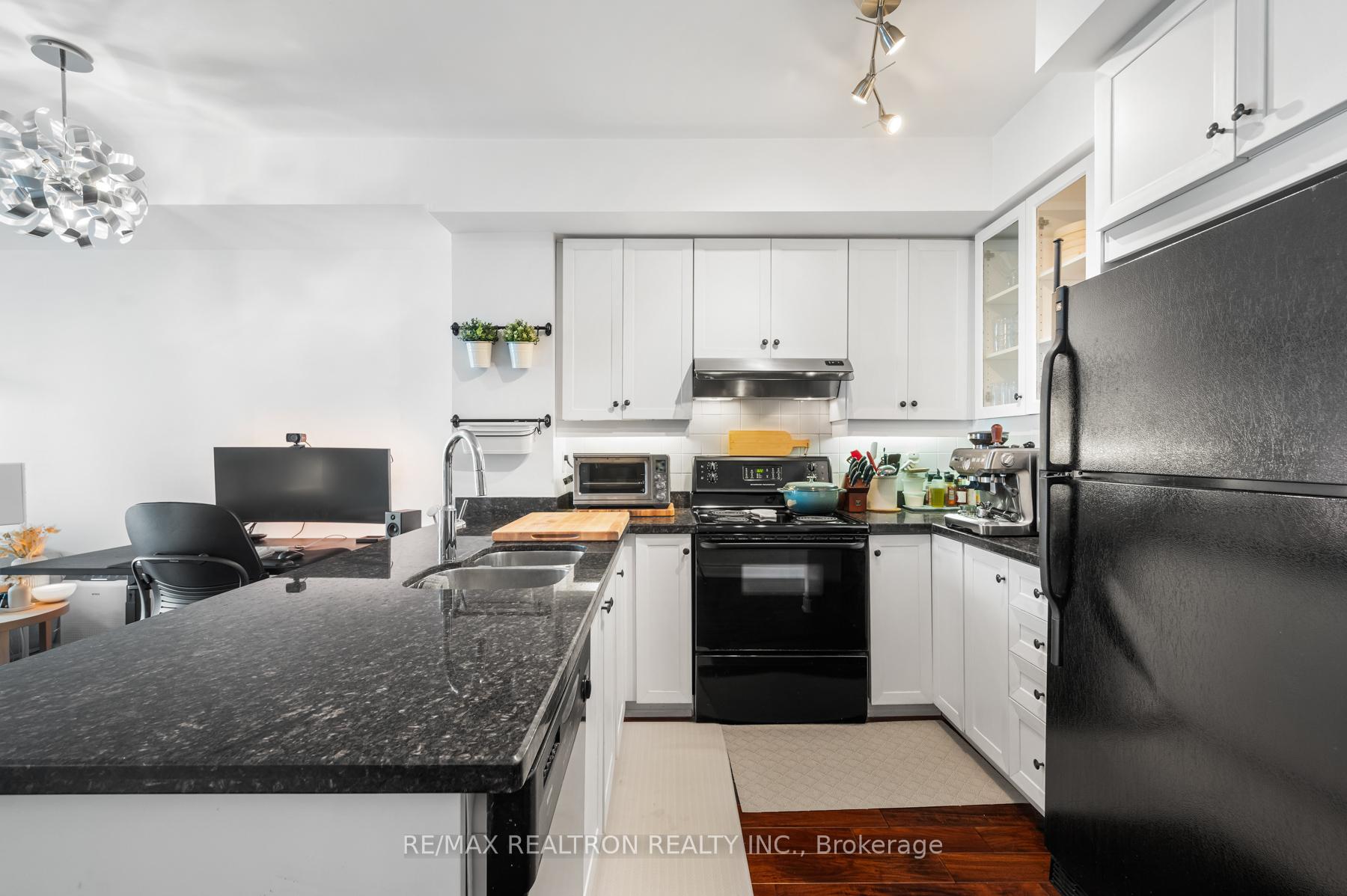 Photo 8 of Unit 1111, 168 King Street E, Toronto, Moss Park — HOMEH