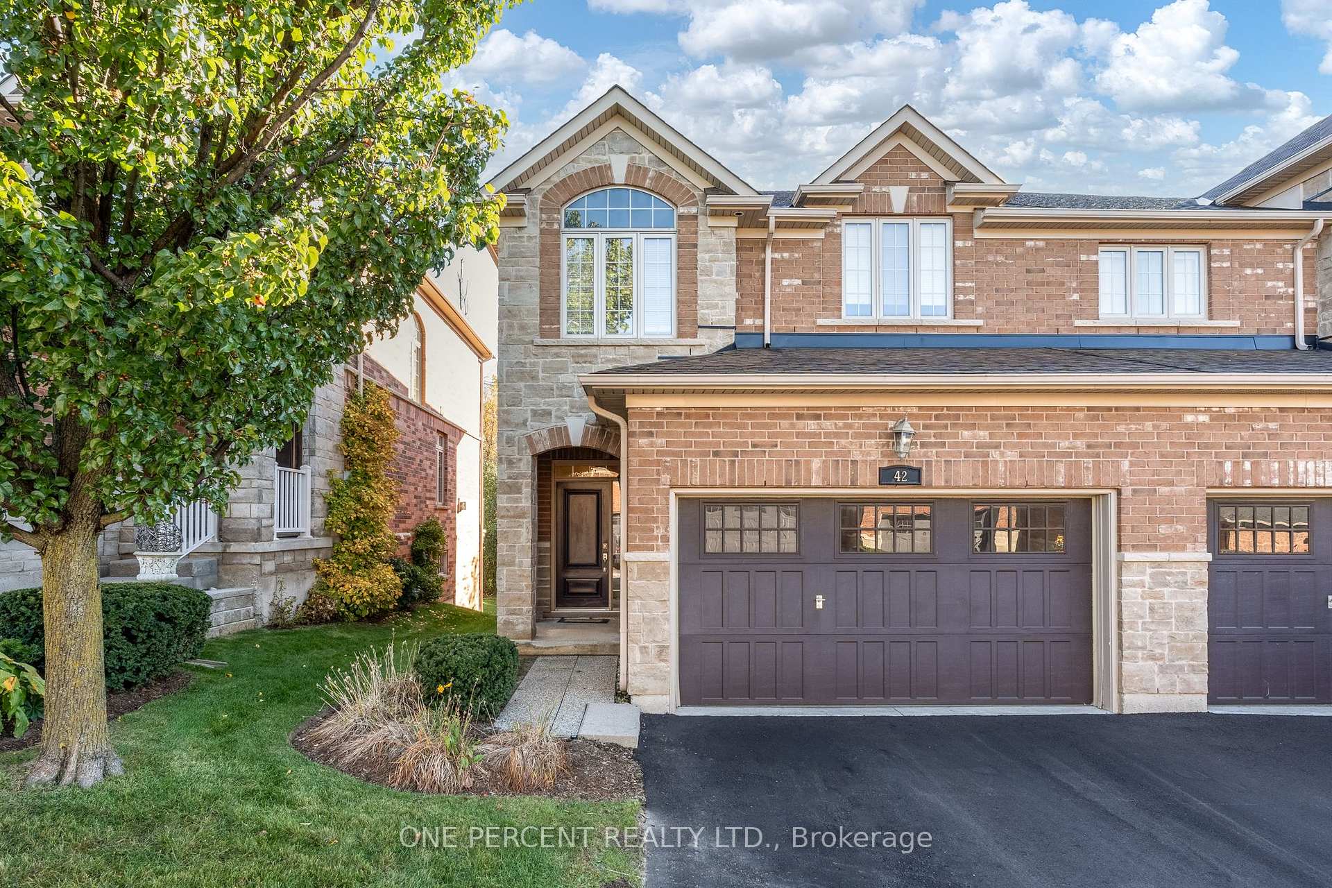 Photo 1 of 42 Oakhaven Place, Hamilton, Meadowlands — HOMEH