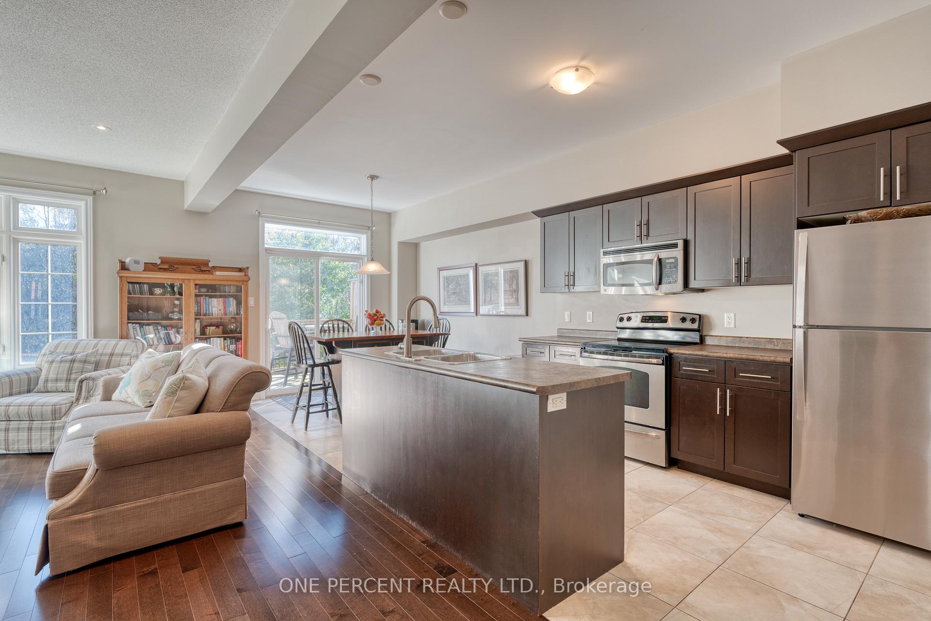 Photo 6 of 42 Oakhaven Place, Hamilton, Meadowlands — HOMEH