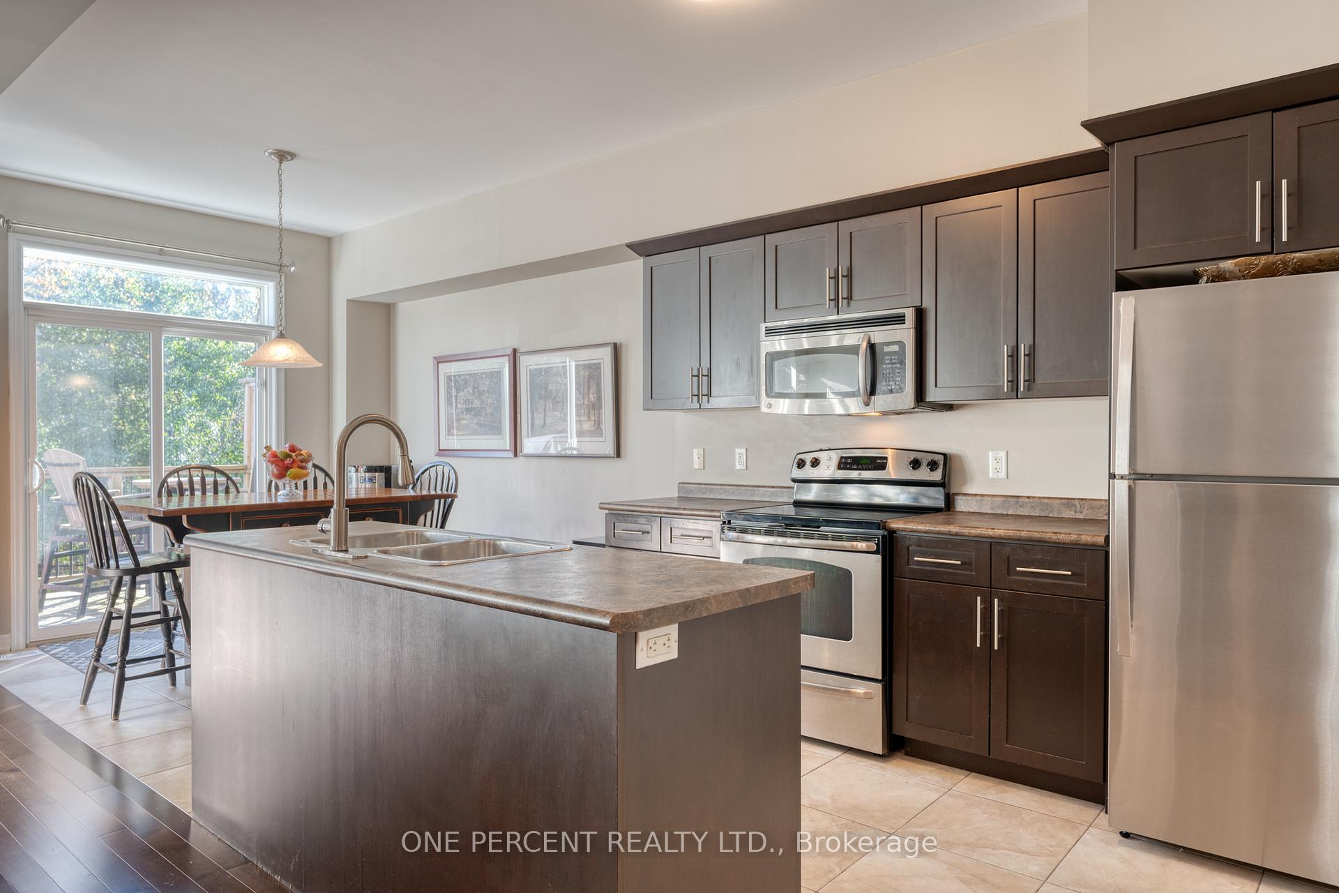 Photo 7 of 42 Oakhaven Place, Hamilton, Meadowlands — HOMEH
