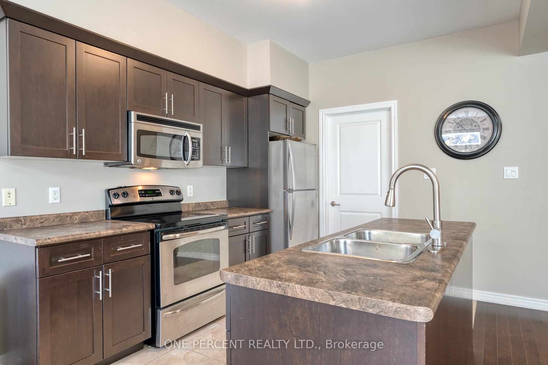 Photo 8 of 42 Oakhaven Place, Hamilton, Meadowlands — HOMEH