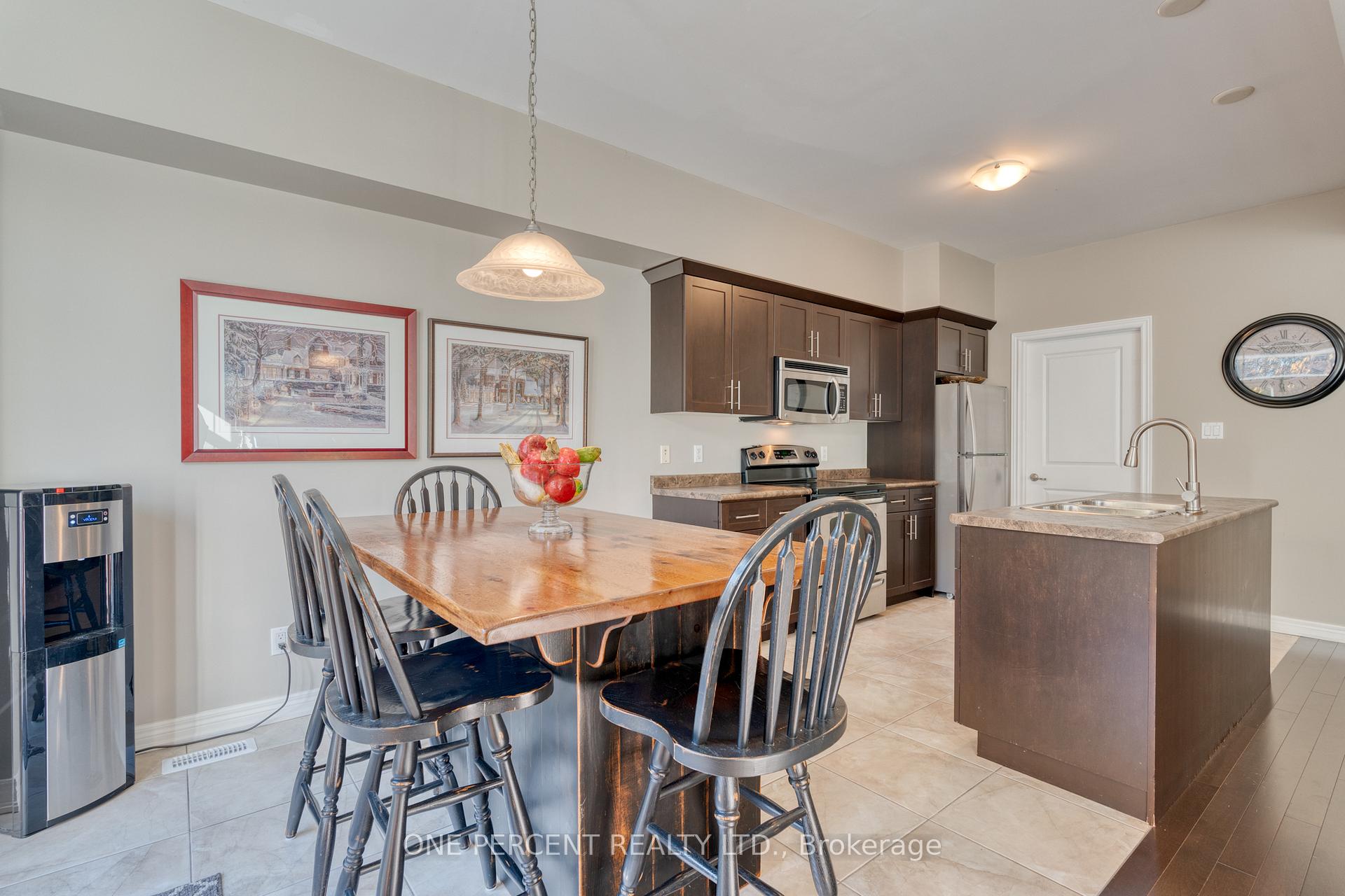 Photo 12 of 42 Oakhaven Place, Hamilton, Meadowlands — HOMEH