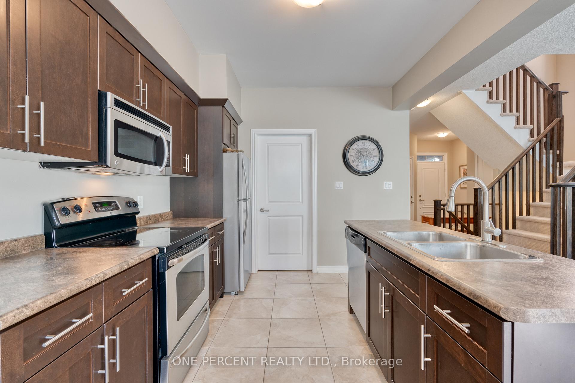 Photo 13 of 42 Oakhaven Place, Hamilton, Meadowlands — HOMEH