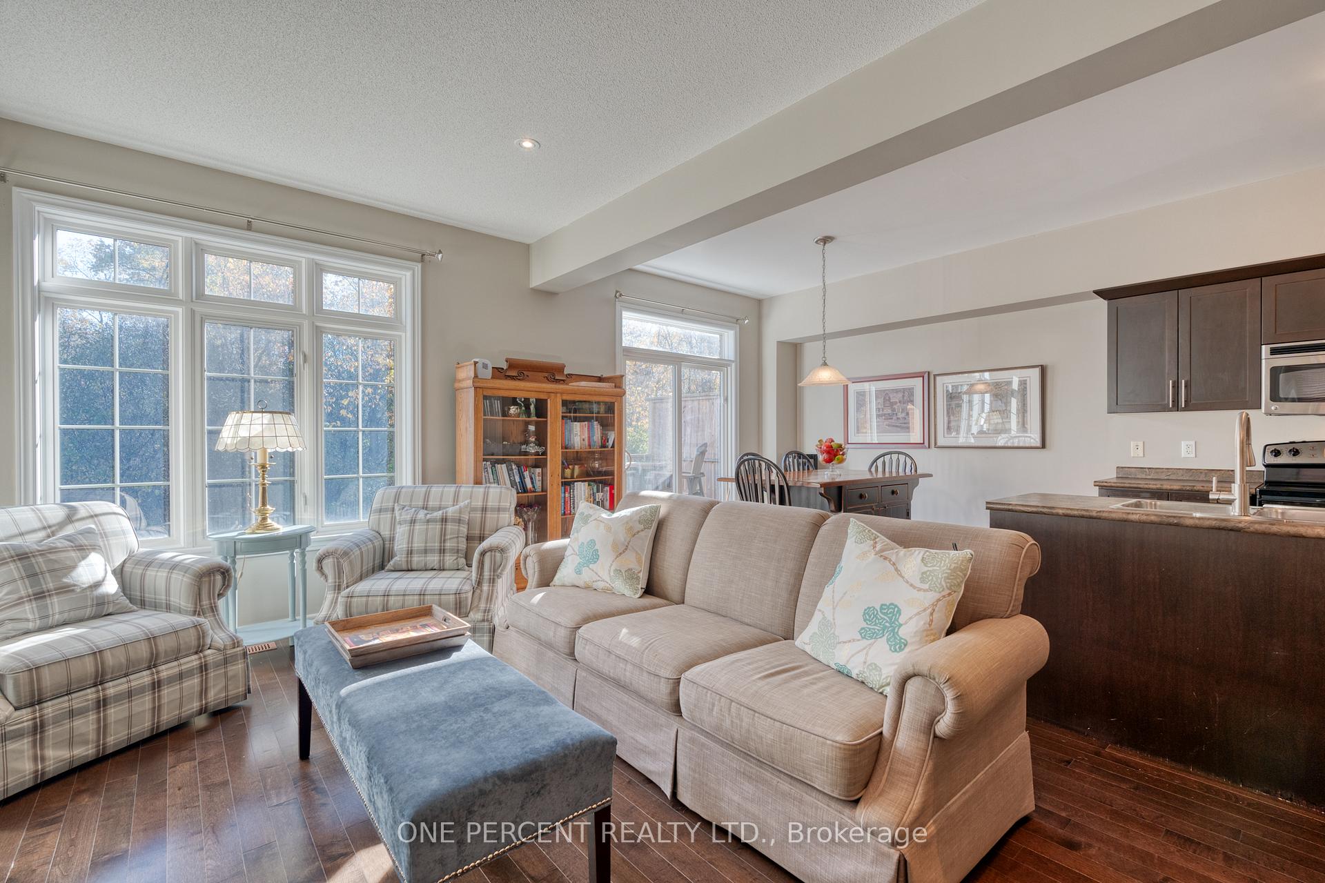 Photo 16 of 42 Oakhaven Place, Hamilton, Meadowlands — HOMEH