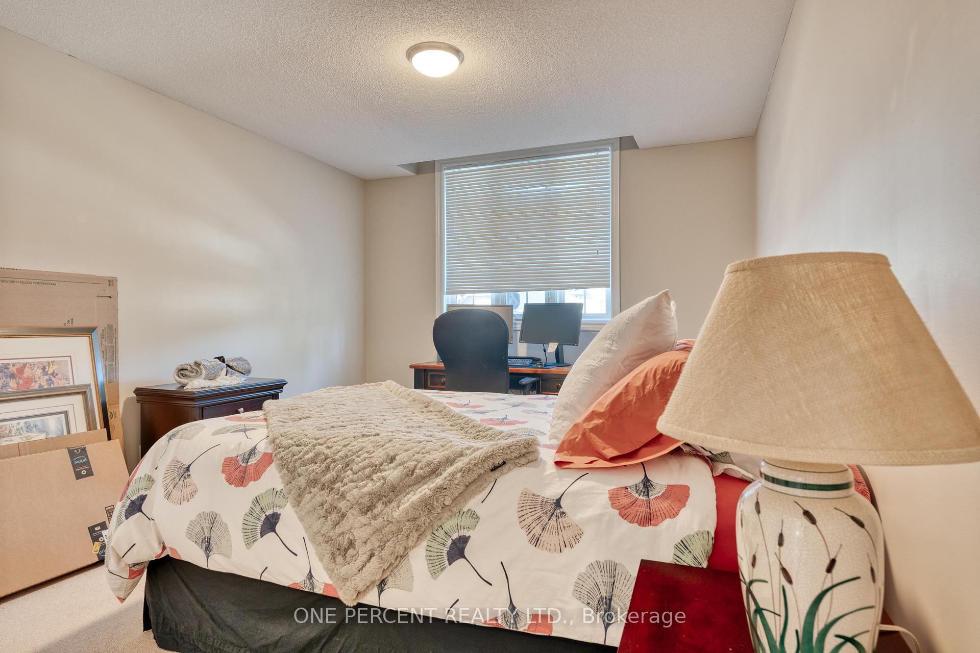 Photo 25 of 42 Oakhaven Place, Hamilton, Meadowlands — HOMEH