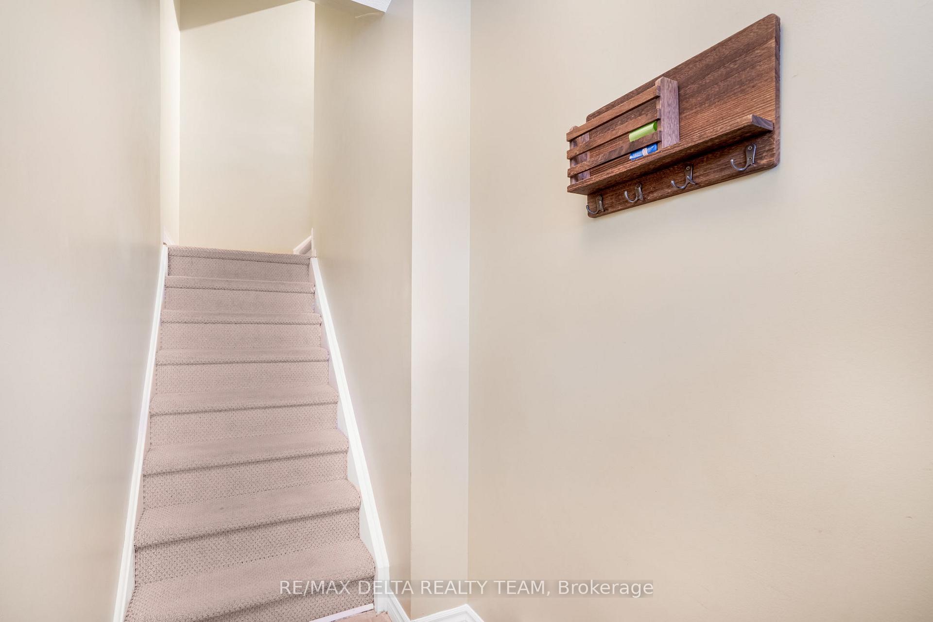 Photo 3 of Unit 11B, 766 St. Andre Drive, Ottawa, Hiawatha Park/Convent Glen — HOMEH