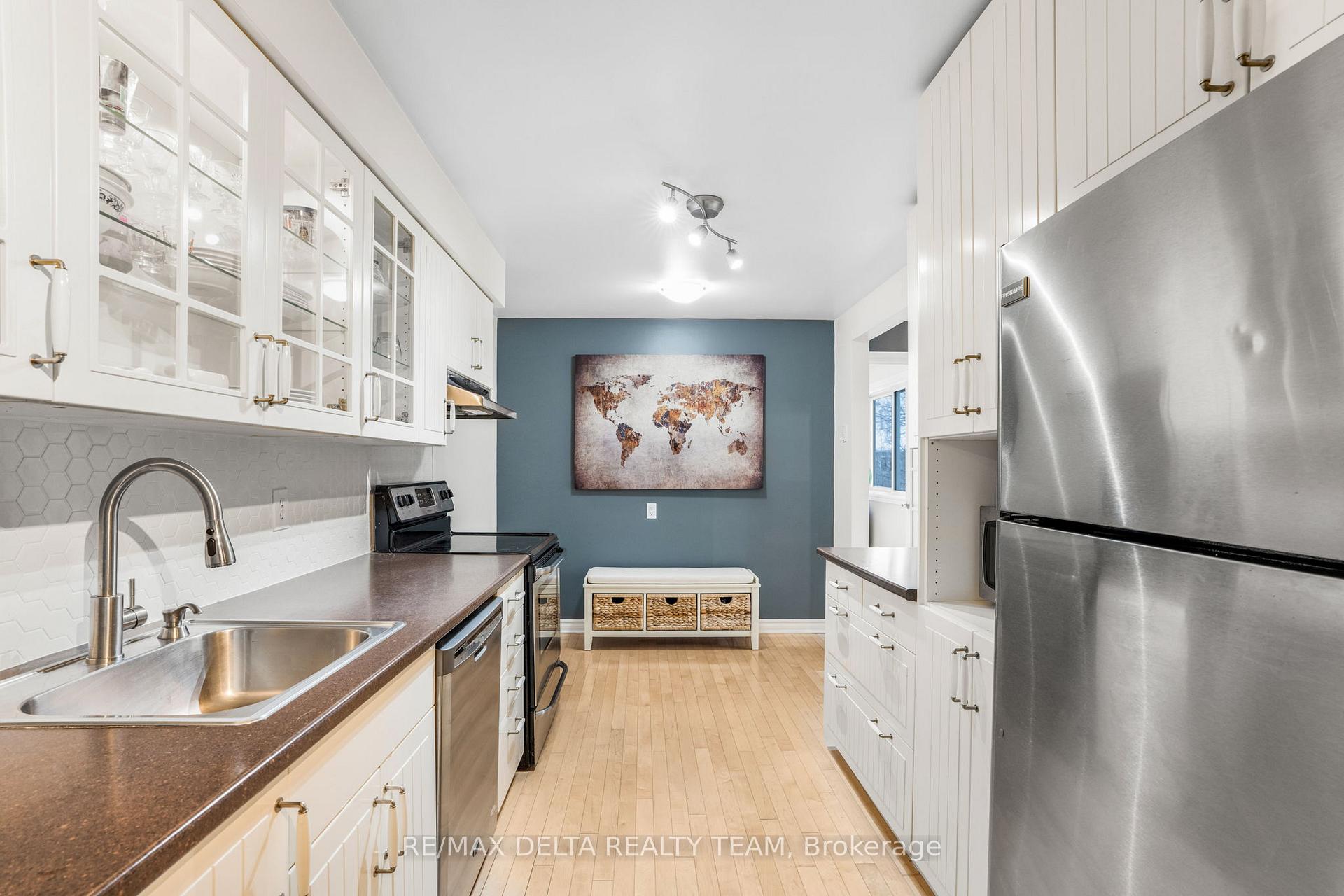 Photo 4 of Unit 11B, 766 St. Andre Drive, Ottawa, Hiawatha Park/Convent Glen — HOMEH