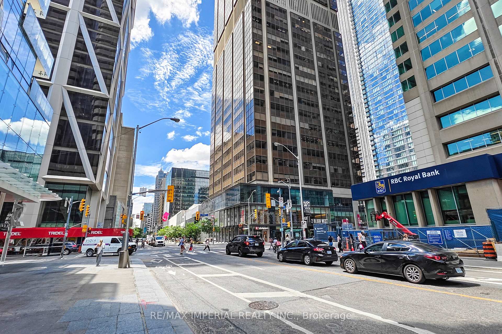 Photo 6 of Unit 414, 1 Bloor Street E, Toronto, Church-Yonge Corridor — HOMEH
