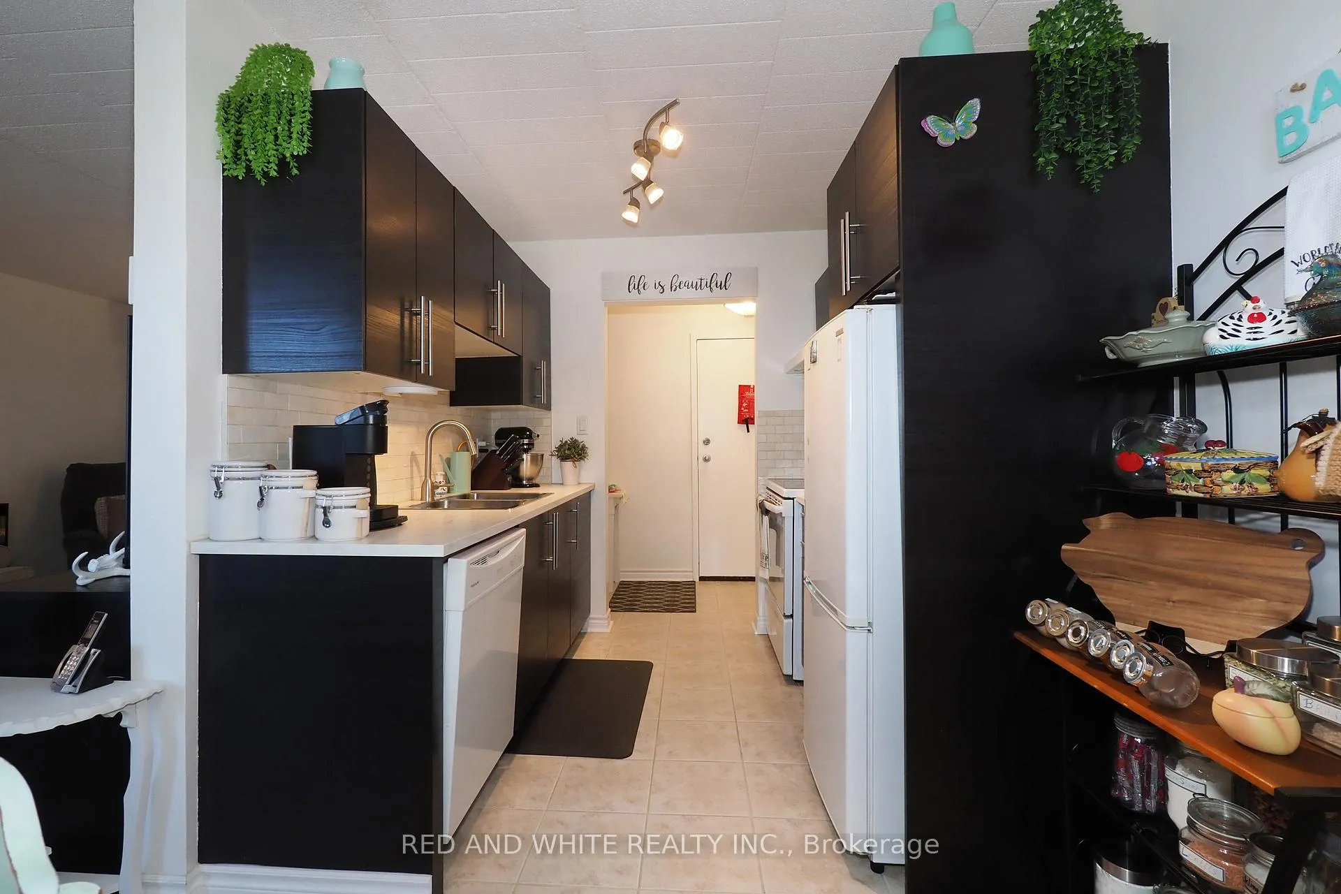 Photo 13 of Unit 403, 29 West Avenue W, Kitchener — HOMEH