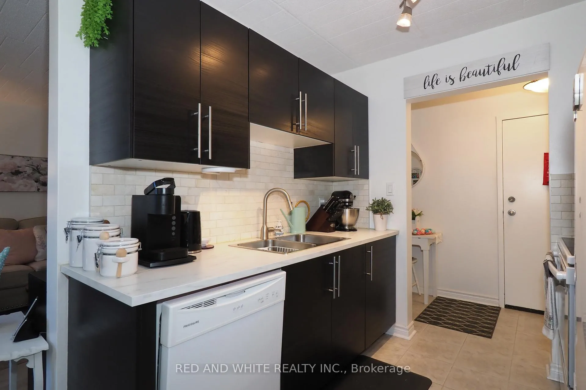 Photo 14 of Unit 403, 29 West Avenue W, Kitchener — HOMEH