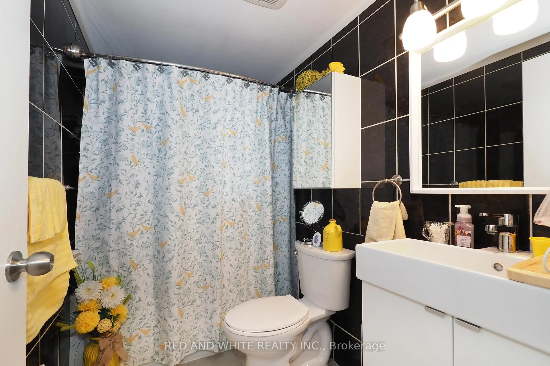 Photo 19 of Unit 403, 29 West Avenue W, Kitchener — HOMEH